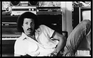 Lionel Richie Photo 6x4 Last One All Night Long