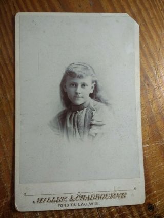 C 1890 Pretty Fond Du Lac Wi Girl With Sharp Features & Long Hair Cabinet Card