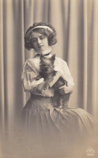 Bruxels Griffon Brussels Griffon Lady Old Dog Postcard 1910