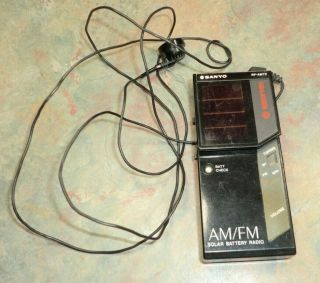 Sanyo Amorton Rp - Amt2 Am/fm Solar Power Battery Radio 1985 Vintage,  Headphone 1