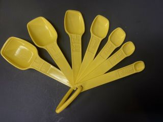 Vintage Tupperware Yellow Complete 7 Pc Set Of Measuring Spoons,  Ring