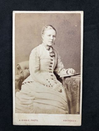 Victorian Carte De Visite Cdv: Pretty Lady: Dinnie: Aberdeen