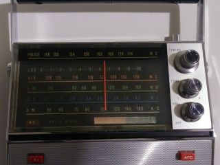 Vintage Montgomery Ward Airline 5 - Band Radio GEN 1463A,  AM,  FM,  MB,  AIR,  PB,  PB2 2