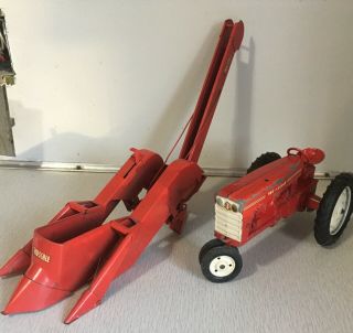Vintage Tru Scale Tractor And 2 Row Corn Picker Steel Farm Toy 1:16