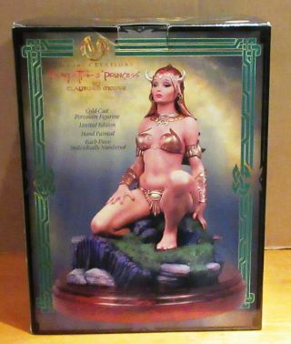 LIMITED EDITION FRAZETTA ' S PRINCESS PORCELAIN STATUE BY CLAYBURN MOORE 3