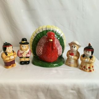 4 Salt & Pepper Shakers And Thanksgiving Turkey Napkin Holder Table Decorations