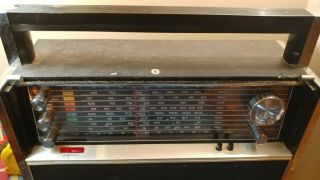 VINTAGE MONTGOMERY WARD AIRLINE MODEL GEN 1483 A G 8 BAND RADIO SOLID STATE WORK 2