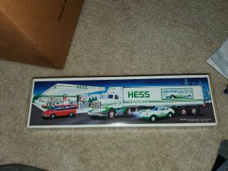 Hess Toy Truck 18 Wheeler And Racer 1992 Complete.