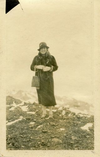 Vintage Photo 1923 Snapshot Woman Posing At Pike 