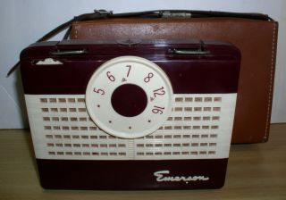 Vintage Bakelite Emerson Radio W/ Case