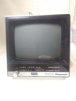 Vintage 1986 Panasonic Trj - 511t Black & White Portable Television Am/fm Radio Tv