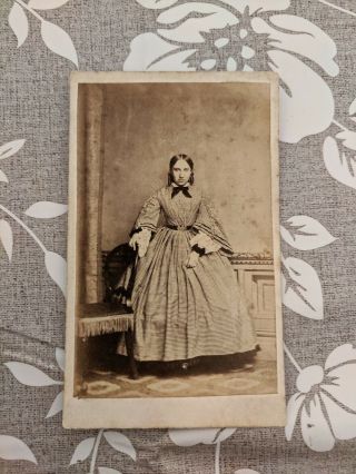 Victorian Cdv Of Fashionable Young Lady In Crinoline Dress C.  1860/ Civil War Era