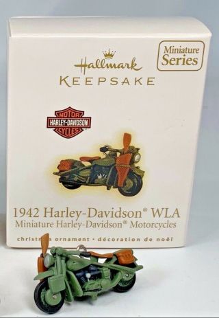 2009 Hallmark Keepsake Miniature Ornament 1942 Harley - Davidson Wla