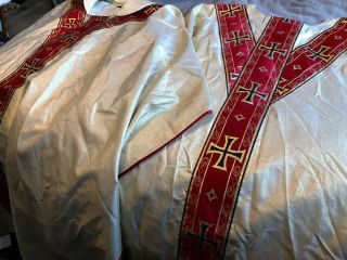 Set Of 2 Gorgeous Vintage Catholic Priests Gold Red & Black Chasubles Italy