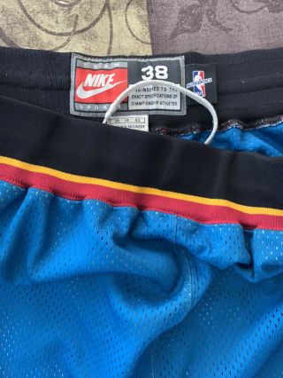 VTG Nike Authentic Detroit Pistons Shorts NBA 90s Basketball Men’s 30 Throwback 2
