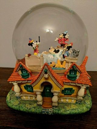 Disney Mickey Mouse Dreaming Musical Snowglobe When You Wish Upon A Star