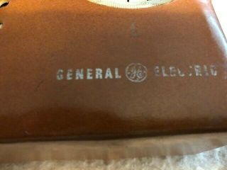 Vintage General Electric AM Portable Radio (Bakelite?) Transistor radio in case 2