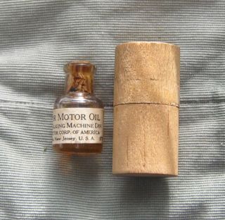 Vintage Victor Motor Oil - Victor Talking Machine Div.  Bottle In Wooden Box