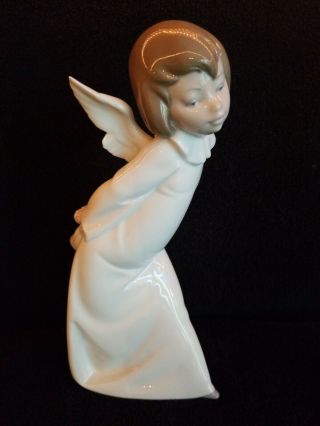 Vintage Lladro Spain 4960 Fine Porcelain Figurine Angel " Curious Angel " Signed