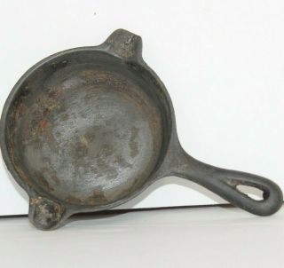 Vtg Collectible Wagner Ware Miniature 3 3/4 " Cast Iron Ashtray Pan Skillet 1050