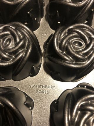 Nordic Ware Sweetheart Roses Cake Pan Cast Aluminum Muffin 12 Cupcake Mini Bundt 2