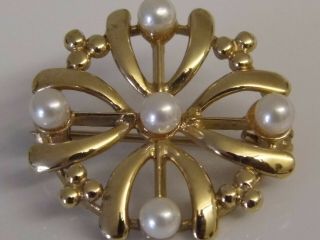 A Vintage Hallmarked 9ct Solid Gold & Pearl Ladies Brooch