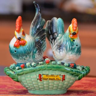 Rooster Chicken Hen On Nest Salt & Pepper Shakers Nesters Floral Basket Japan