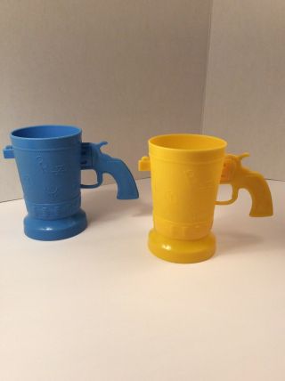 Vintage E - Z Por Corp Pistol Gun Handle Plastic Cups 1 Yellow And 1 Blue