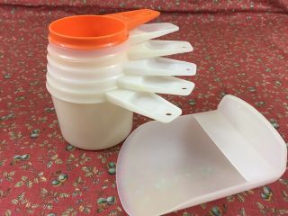 Vtg Tupperware Measuring Cups Mixed Set With Round Bottom Rocker Scoop