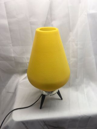 Vtg Mid Century Modern Plastic Yellow Beehive Atomic Tripod Lamp