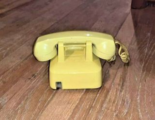 Vintage Western Electric Rotary Desk Phone w/ 4 Prong Plug MUSTARD YELLOW 2