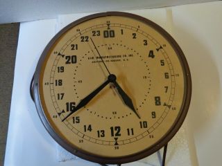 Antique Vintage Elm Manufacturing Co.  Us Military 24 Hour Wall Clock -
