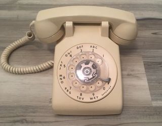 Vintage Itt Beige Rotary Dial Desk Phone W/ Cord