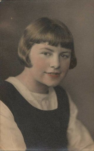 Girl,  School - Tunic,  Coloured Photo By Regent Portraits,  London C 1930s Qt1434