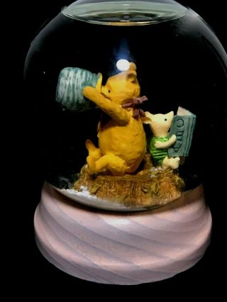 Classic Disney Winnie The Pooh & Piglet Glass Snow Globe - Honey Pot - Charpente