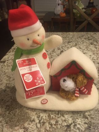 Hallmark Deck The Halls Duo Jingle Pals Singing Snowman Dog Doghouse.  2011 Look