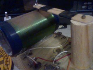 HOME MADE CRYSTAL RADIO WITH GALENA DETECTOR MADE FROM SCRAP 3