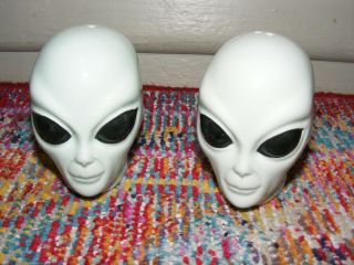Ceramic Alien Head Salt & Pepper Shakers Matscot 1996 Sci - Fi Vintage Very Good