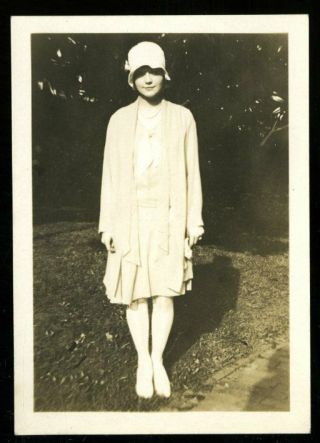 Vintage Photo Pretty Flapper Girl In Cloche Roaring Twenties Fashion 1920 