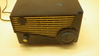 Vintage Emerson Model 870 Series B Tube Radio
