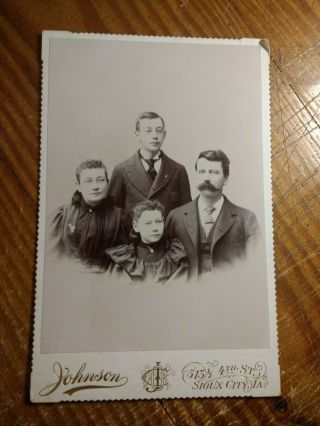 C 1885 Sioux City Ia Family Of Four Well Dressed Corn Stalk On Back Cabinet Card