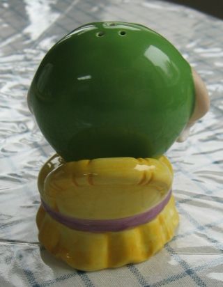 1997 MARS GREEN M&M SITTING ON CHAIR SALT AND PEPPER SHAKERS - 2