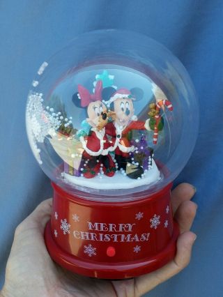 GEMMY DISNEY MINNIE & MICKEY MOUSE CHRISTMAS TREE BLOWING SNOW MUSICAL GLOBE 2