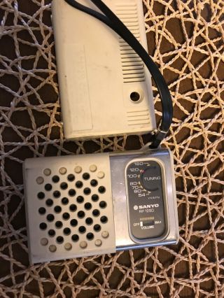 Vintage Sanyo Rp - 1250 Transistor Portable Am Radio Off White