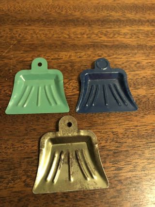 Three Antique 1924 Cracker Jack Prize Toy Green Blue & Metal Dust Pan Charm Rare