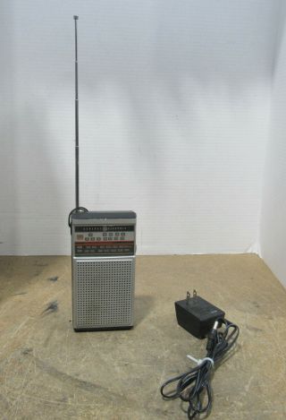 Vintage General Electric Fm/am Transistor Portable Radio Model 7 - 2924a