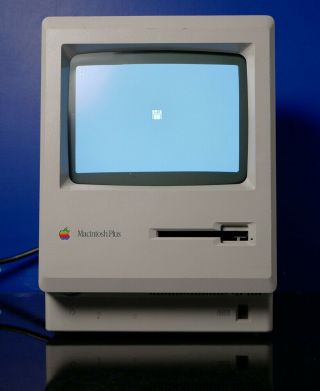 Apple Macintosh Plus 1mb Model M0001a Computer - Vintage / Collectors Mac