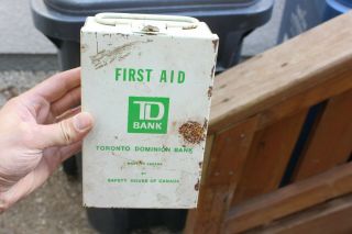 Vintage First Aid Td Bank Safety Medical First Aid Kit Green Red Cross - L2