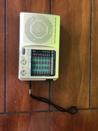 Vintage Bell & Howell Portable Am/fm/mw/sw 9 Band World Receiver Radio