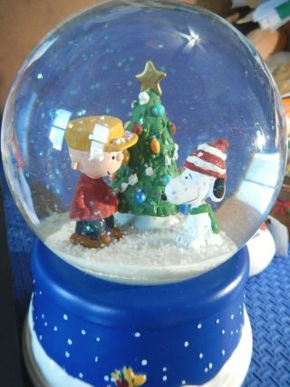 50 Year Anniversay Peanuts Hallmark Musical Snow Globe Water Globe 6 " T Snoopy